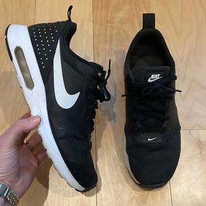 Nike Air Max Tavas Sneakers Size 9